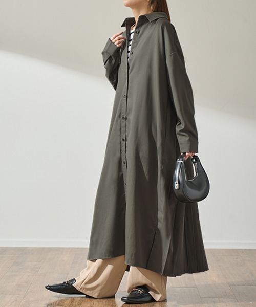 HUG.U（ハグユー）の「洗練バックプリーツワンピ（ワンピース・レディース・ダークグレー/サンドベージュ/ホワイト/ブラック/オリーブ/アイボリー・FREE）」の22枚目の写真