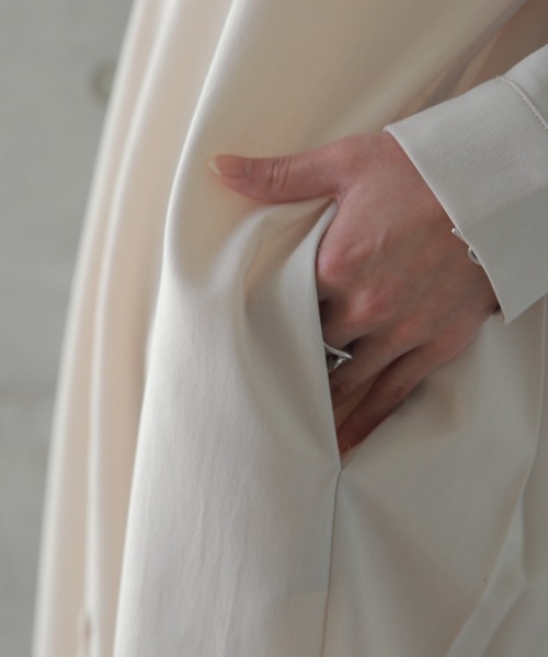 HUG.U（ハグユー）の「洗練バックプリーツワンピ（ワンピース・レディース・ダークグレー/サンドベージュ/ホワイト/ブラック/オリーブ/アイボリー・FREE）」の7枚目の写真