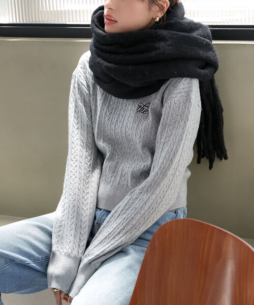 胸元刺繍ケーブルニットトップス（ニット/セーター）｜KOBE