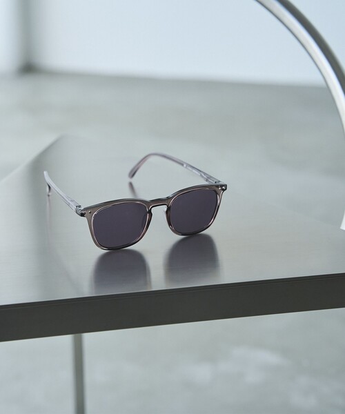 IZIPIZI（イジピジ）の「IZIPIZI（イジピジ）サングラス　OFFICE PLAYGROUND ♯C/♯E（サングラス・レディース・ライトグレー/ベージュ・FREE）」の7枚目の写真