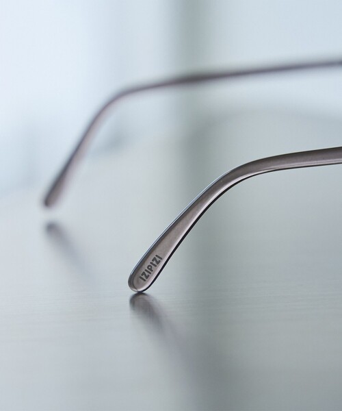 IZIPIZI（イジピジ）の「IZIPIZI（イジピジ）サングラス　OFFICE PLAYGROUND ♯C/♯E（サングラス・レディース・ライトグレー/ベージュ・FREE）」の8枚目の写真