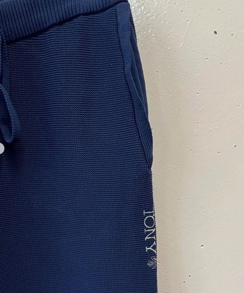 TonyTaizsun（トニータイズサン）の「【TonyTaizsun/トニータイズサン】Fairfax High School knit pants　ニットパンツ　ブランドロゴ刺繍（その他パンツ・メンズ・ネイビー/グレー・MEDIUM/LARGE/X-LARGE）」の6枚目の写真
