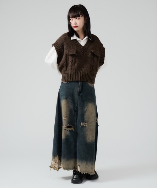 Chick(チック)の「V-neck Sleeveless Knit / Vネック ケーブル編みデザイン ショート丈ニットベスト(ベスト・レディース・ブラック/グレー/ブラウン/ホワイト・FREE)」の16枚目の写真