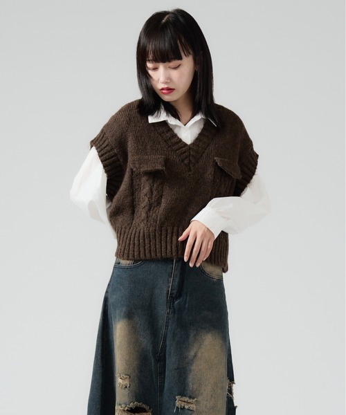 Chick(チック)の「V-neck Sleeveless Knit / Vネック ケーブル編みデザイン ショート丈ニットベスト(ベスト・レディース・ブラック/グレー/ブラウン/ホワイト・FREE)」の18枚目の写真