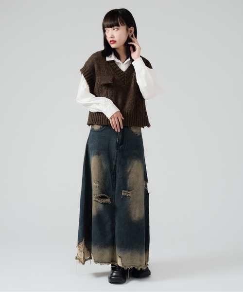 Chick(チック)の「V-neck Sleeveless Knit / Vネック ケーブル編みデザイン ショート丈ニットベスト(ベスト・レディース・ブラック/グレー/ブラウン/ホワイト・FREE)」の15枚目の写真