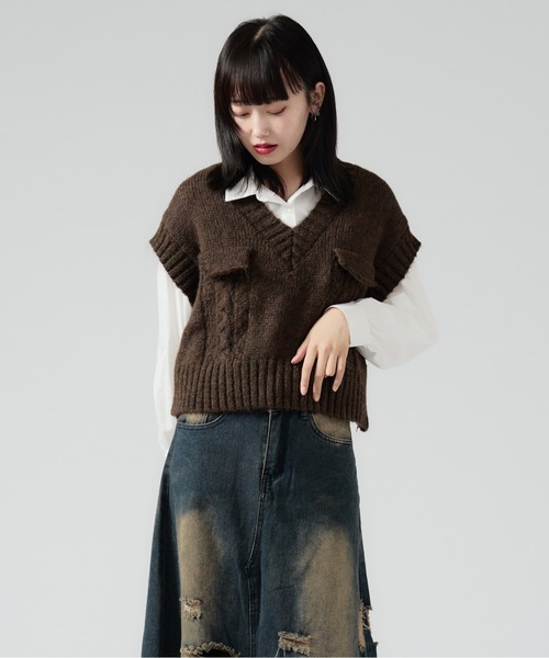 Chick(チック)の「V-neck Sleeveless Knit / Vネック ケーブル編みデザイン ショート丈ニットベスト(ベスト・レディース・ブラック/グレー/ブラウン/ホワイト・FREE)」の19枚目の写真