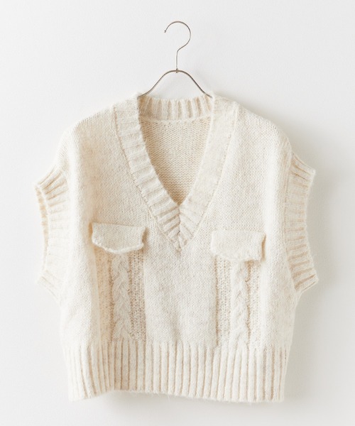 Chick(チック)の「V-neck Sleeveless Knit / Vネック ケーブル編みデザイン ショート丈ニットベスト(ベスト・レディース・ブラック/グレー/ブラウン/ホワイト・FREE)」の14枚目の写真