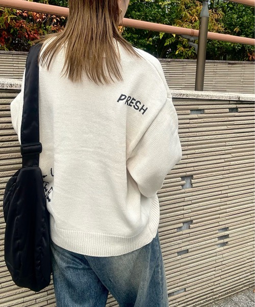 y/m by misato（イムバイミサト）の「ロゴ刺繍ニットトップス（ニット/セーター・レディース・チャコールグレー/ネイビー/アイボリー・FREE）」の7枚目の写真