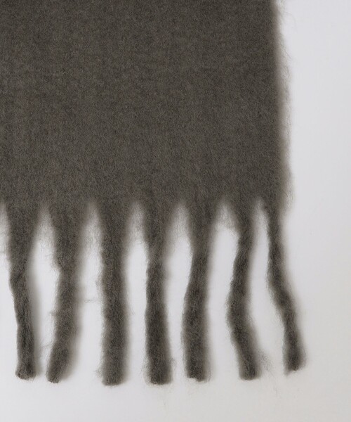 SHIPS（シップス）の「【WEB限定】SHIPS:〈洗濯機可能〉ボリューム マフラー (ソリッド)（マフラー・メンズ・グレー/ナチュラル/グリーン・ONE SIZE）」の9枚目の写真