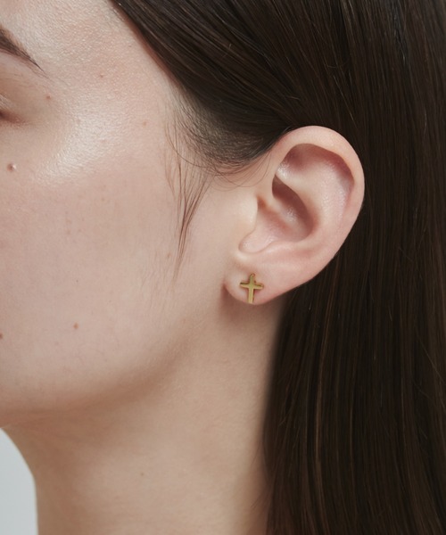セール】【 金属アレルギー対応 】 シンプルクロスピアス サージカル