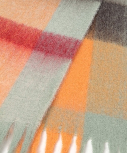 Elura(エルーラ)の「もちふわ小顔チェックストール/130490(ストール/ショール・レディース・イエロー/オレンジ・ONE SIZE)」の8枚目の写真