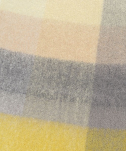 Elura(エルーラ)の「もちふわ小顔チェックストール/130490(ストール/ショール・レディース・イエロー/オレンジ・ONE SIZE)」の9枚目の写真