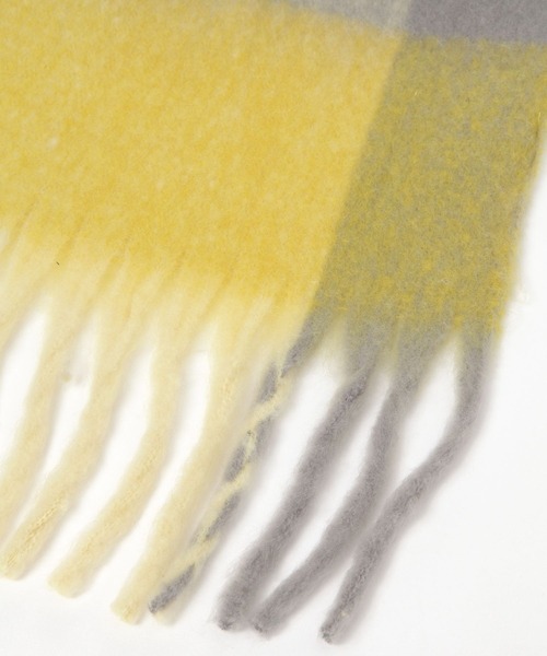 Elura(エルーラ)の「もちふわ小顔チェックストール/130490(ストール/ショール・レディース・イエロー/オレンジ・ONE SIZE)」の10枚目の写真