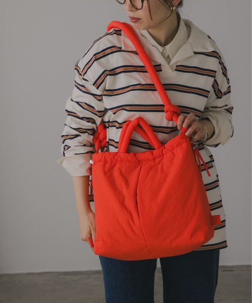 210nouve（トゥージュヌーブ）の「3way ソフト パデッド ショルダーバッグ（ショルダーバッグ・レディース・ブルー/アイボリー/ブラック/オレンジ・FREE）」の21枚目の写真