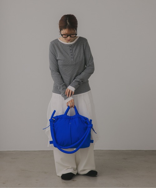 210nouve(トゥージュヌーブ)の「3way ソフト パデッド ショルダーバッグ(ショルダーバッグ・レディース・ブルー/アイボリー/ブラック/オレンジ・FREE)」の21枚目の写真