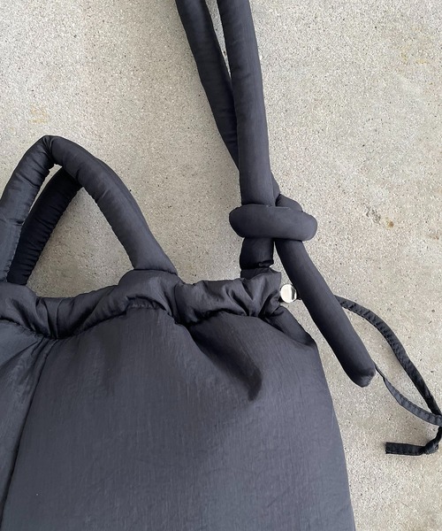 210nouve（トゥージュヌーブ）の「3way ソフト パデッド ショルダーバッグ（ショルダーバッグ・レディース・ブルー/アイボリー/ブラック/オレンジ・FREE）」の7枚目の写真