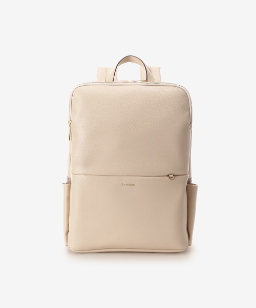 & chouette（アンドシュエット）の「シンプルスクエアリュック（PC対応）（バックパック/リュック・レディース・グレイッシュベージュ/ブラック/オフホワイト・FREE）」の2枚目の写真