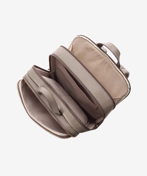 & chouette（アンドシュエット）の「シンプルスクエアリュック（PC対応）（バックパック/リュック・レディース・グレイッシュベージュ/ブラック/オフホワイト・FREE）」の14枚目の写真