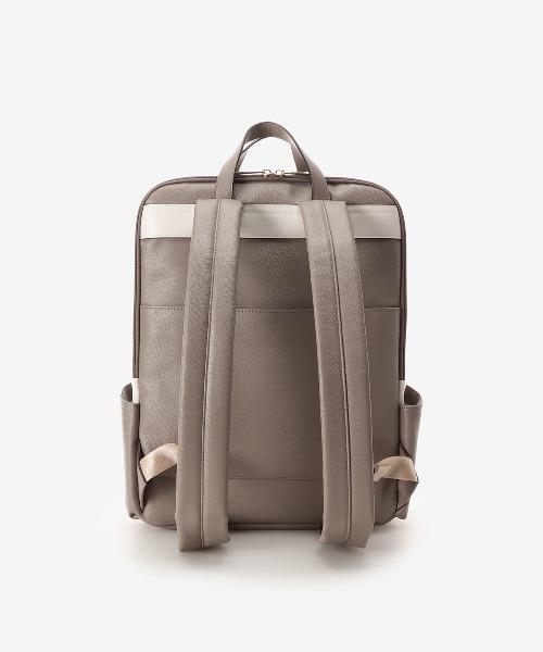 & chouette（アンドシュエット）の「シンプルスクエアリュック（PC対応）（バックパック/リュック・レディース・グレイッシュベージュ/ブラック/オフホワイト・FREE）」の13枚目の写真