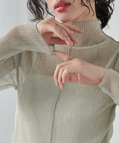 RANAN(ラナン)の「前後2WAYラメプリーツシアーハイネックプルオーバー(Tシャツ/カットソー・レディース・ベージュ/シルバー系/ブラック/ブルー/ゴールド系・M/L/LL)」の11枚目の写真