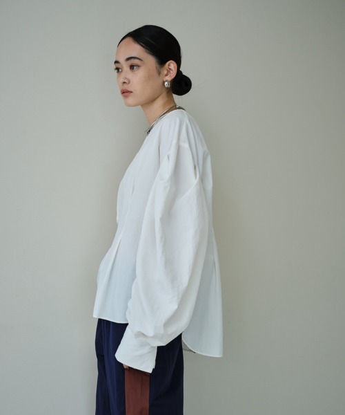 AIC.（エーアイシー）の「タックスリーブナイロンブラウス（シャツ/ブラウス・レディース・オフホワイト/ブラック・FREE）」の7枚目の写真