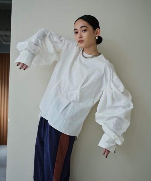 AIC.（エーアイシー）の「タックスリーブナイロンブラウス（シャツ/ブラウス・レディース・オフホワイト/ブラック・FREE）」の6枚目の写真