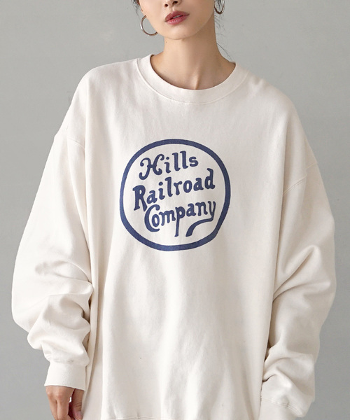 e-zakkamania stores（イーザッカマニアストアーズ）の「裏起毛 Logo print sweat（スウェット・レディース・ブラック/ライトベージュ・フリー）」の2枚目の写真