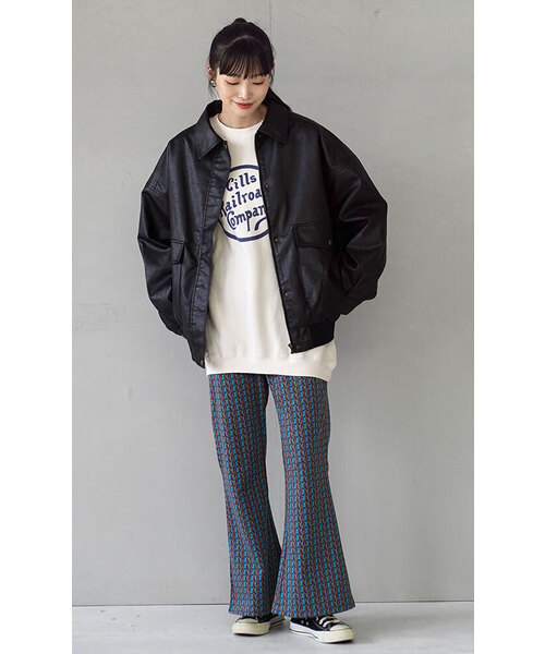 e-zakkamania stores（イーザッカマニアストアーズ）の「裏起毛 Logo print sweat（スウェット・レディース・ブラック/ライトベージュ・フリー）」の3枚目の写真