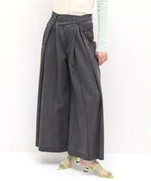タックワイドデニムパンツ