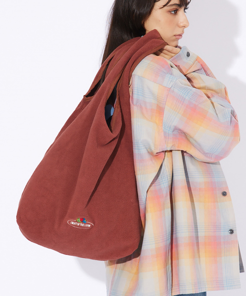 FRUIT OF THE LOOM（フルーツオブザルーム）の「【FRUIT OF THE LOOM】フリーストートバッグ / FREECE TOTE BAG【WEB限定】（トートバッグ・レディース・グリーン/ピンク/ブラウン/ネイビー/オレンジ/ライトグレー・フリー）」の3枚目の写真