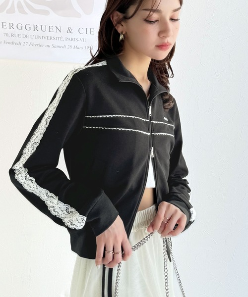 mily bilet（ミウィビレット）の「【mily bilet】スポーティー＆ガーリーを両立！プレート付きサイドレースラインダブルジップトラックジャケット(ショート丈)（ブルゾン・レディース・ブラック/アイボリー/ブラウン・LARGE/MEDIUM/SMALL/X-LARGE）」の22枚目の写真