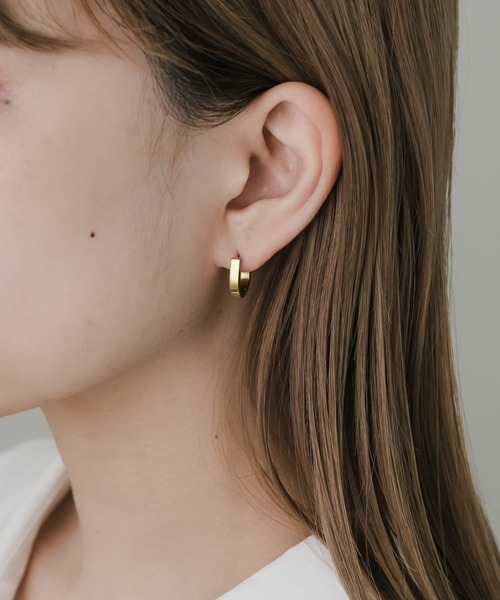 SMELLY(スメリー)の「ステンレスフープピアス(ピアス(両耳用)・レディース・ゴールド/シルバー・-)」の7枚目の写真