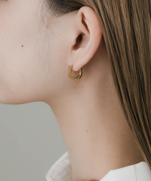 SMELLY(スメリー)の「ステンレスフープピアス(ピアス(両耳用)・レディース・ゴールド/シルバー・-)」の9枚目の写真