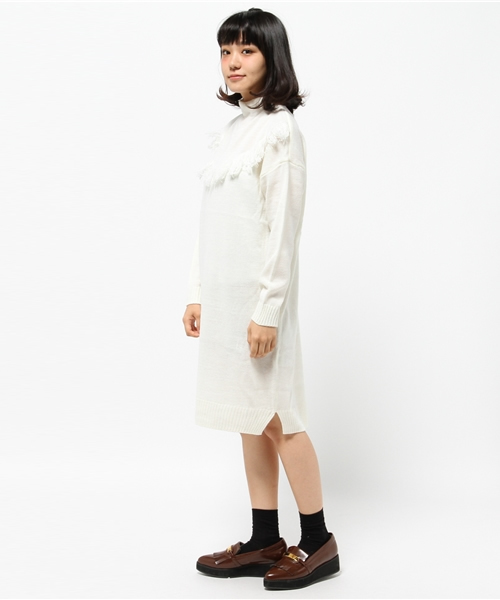 earth music&ecology(アースミュージックアンドエコロジー)の「フリンジニットワンピース(ワンピース・レディース・キャメル/アイボリー/ブラック/カーキ・FREE)」の10枚目の写真