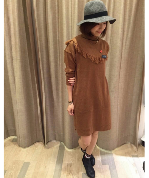 earth music&ecology(アースミュージックアンドエコロジー)の「フリンジニットワンピース(ワンピース・レディース・キャメル/アイボリー/ブラック/カーキ・FREE)」の18枚目の写真