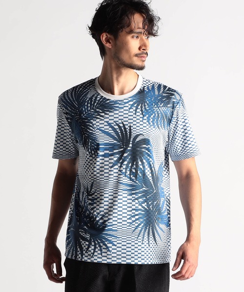 NICOLE CLUB FOR MEN（ニコルクラブフォーメン）の「ジオメトリック＆ボタニカルプリント半袖Ｔシャツ（Tシャツ/カットソー・メンズ・ブラック/オフホワイト/ネイビー・MEDIUM/LARGE/X-LARGE）」の3枚目の写真