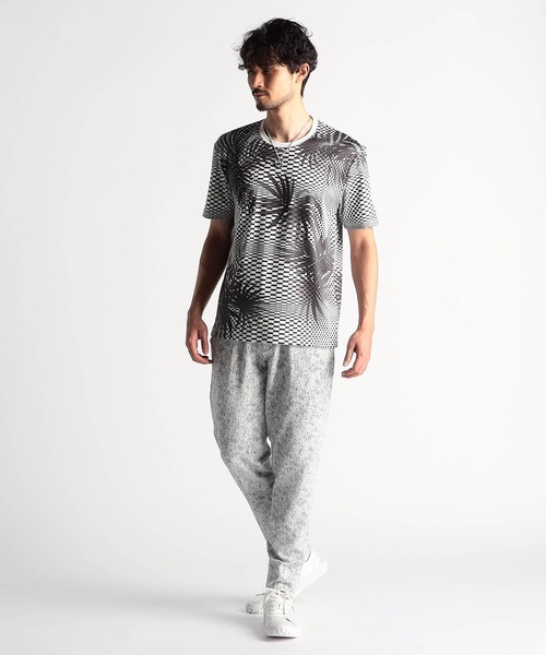 NICOLE CLUB FOR MEN（ニコルクラブフォーメン）の「ジオメトリック＆ボタニカルプリント半袖Ｔシャツ（Tシャツ/カットソー・メンズ・ブラック/オフホワイト/ネイビー・MEDIUM/LARGE/X-LARGE）」の8枚目の写真