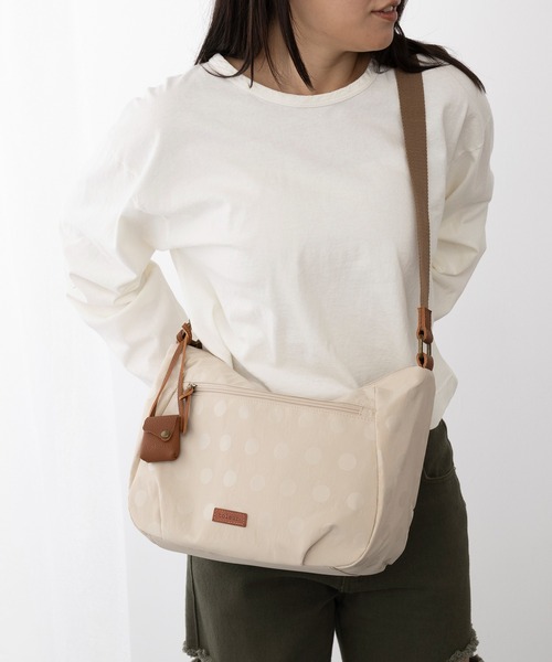 toleur(トーラ)の「【toleur】ナイロンドットラージショルダー 11971(ショルダーバッグ・レディース・ライトグレー/ライトグリーン/ブラック/カーキ/アイボリー・FREE)」の2枚目の写真