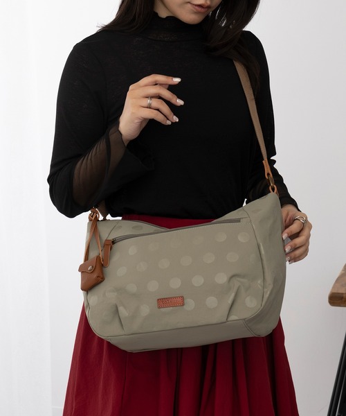 toleur(トーラ)の「【toleur】ナイロンドットラージショルダー 11971(ショルダーバッグ・レディース・ライトグレー/ライトグリーン/ブラック/カーキ/アイボリー・FREE)」の16枚目の写真