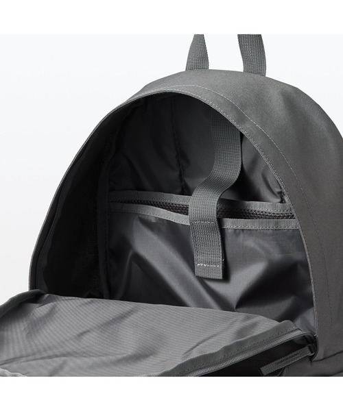 無印良品（ムジルシリョウヒン）の「肩の負担を軽くする　撥水リュックサック（バックパック/リュック・レディース・ブラック/ライトベージュ/チャコールグレー/ライトグリーン・FREE）」の18枚目の写真