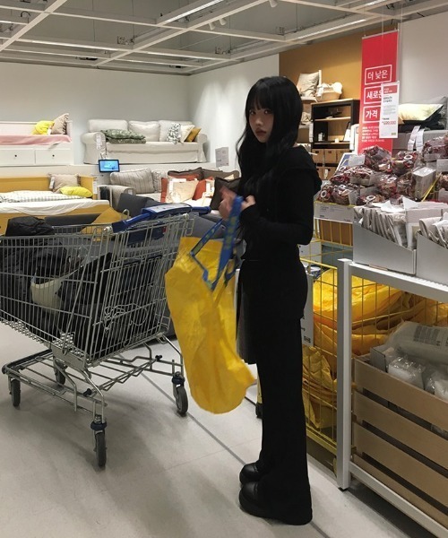 anyonemore（エニワンモア）の「[A/M]スリムフィットブーツカットトレーニングパンツ（スウェットパンツ・レディース・グレー/ブラック・LONG/SHORT）」の3枚目の写真