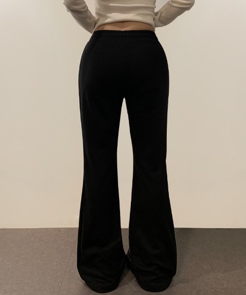 anyonemore（エニワンモア）の「[A/M]スリムフィットブーツカットトレーニングパンツ（スウェットパンツ・レディース・グレー/ブラック・LONG/SHORT）」の20枚目の写真