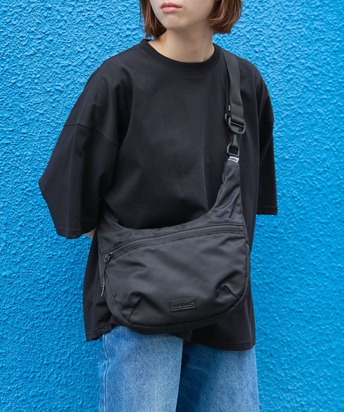 NYLON CROSSBODY BAG / ナイロンクロスボディーバッグ