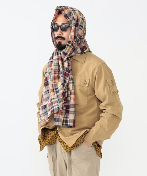 BEAMS PLUS（ビームスプラス）の「マドラス チェック パッチワーク ストール（ストール/ショール・メンズ・グリーン/ベージュ/ネイビー・ONE SIZE）」の5枚目の写真