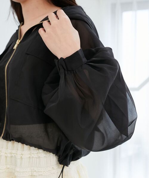 MAJESTIC LEGON(マジェスティックレゴン)の「【冷房対策にも♪さっと羽織れる】シアーフードブルゾン(シャツ/ブラウス・レディース・アイボリー/ピンクベージュ/グレー/ブラック・MEDIUM)」の8枚目の写真