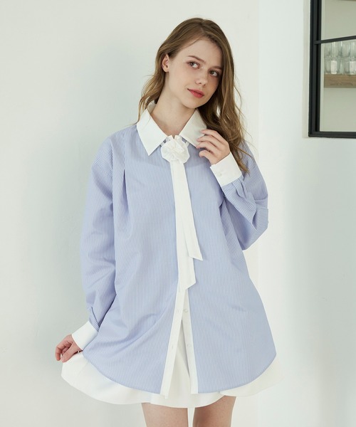 Ambre Neige(アンブルネージュ)の「rose motif bowtie shirt / バラモチーフボウタイシャツ(シャツ/ブラウス・レディース・ライトブルー/ネイビー・FREE)」の2枚目の写真