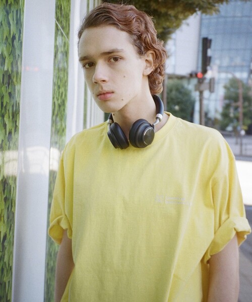 Firsthand(ファーストハンド)の「MA Firsthand/マ ファーストハンド BASICロゴ刺繍TEE / ワンポイントロゴ刺繍半袖Tシャツ / リラックスフィット(Tシャツ/カットソー・メンズ・イエロー/ホワイト/グレー/ブラック・S/M/L)」の4枚目の写真