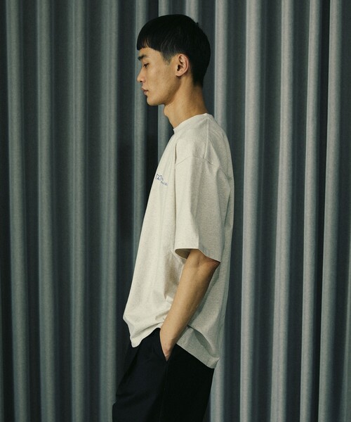 Firsthand(ファーストハンド)の「MA Firsthand/マ ファーストハンド BASICロゴ刺繍TEE / ワンポイントロゴ刺繍半袖Tシャツ / リラックスフィット(Tシャツ/カットソー・メンズ・イエロー/ホワイト/グレー/ブラック・S/M/L)」の16枚目の写真