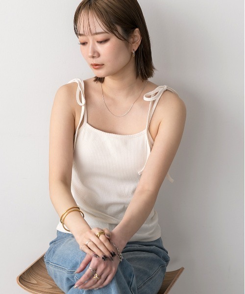 ad thie(アドティエ)の「カップ付き マルチウェイキャミソール(キャミソール・レディース・ピンク/オフホワイト/ライトブルー/ブラック・FREE)」の9枚目の写真
