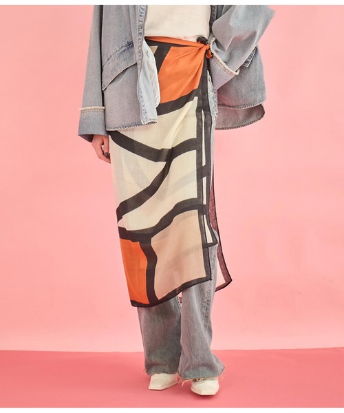 Settimissimo（セッティミッシモ）の「パネル プリント 大判 ストール（ストール/ショール・レディース・ベージュ/オレンジ・FREE）」の17枚目の写真